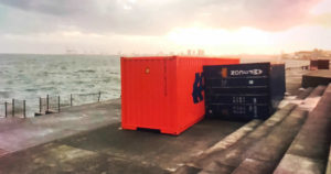 台風被害で釣人の聖地南芦屋浜ベランダがコンテナ直撃で全壊