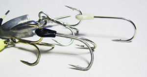 タチウオワインドのアシストフックは選び方で釣果が下がる理由